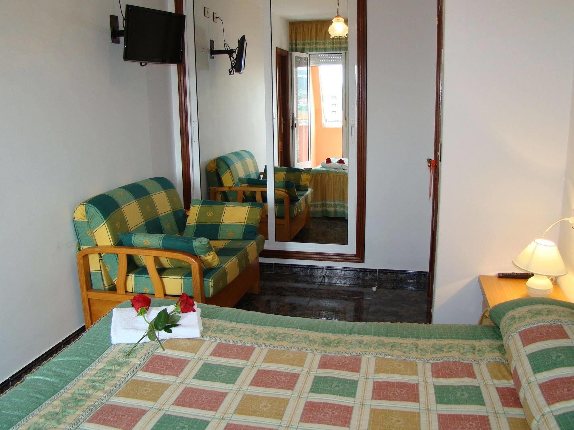Hostal San Roque Portonovo Bagian luar foto