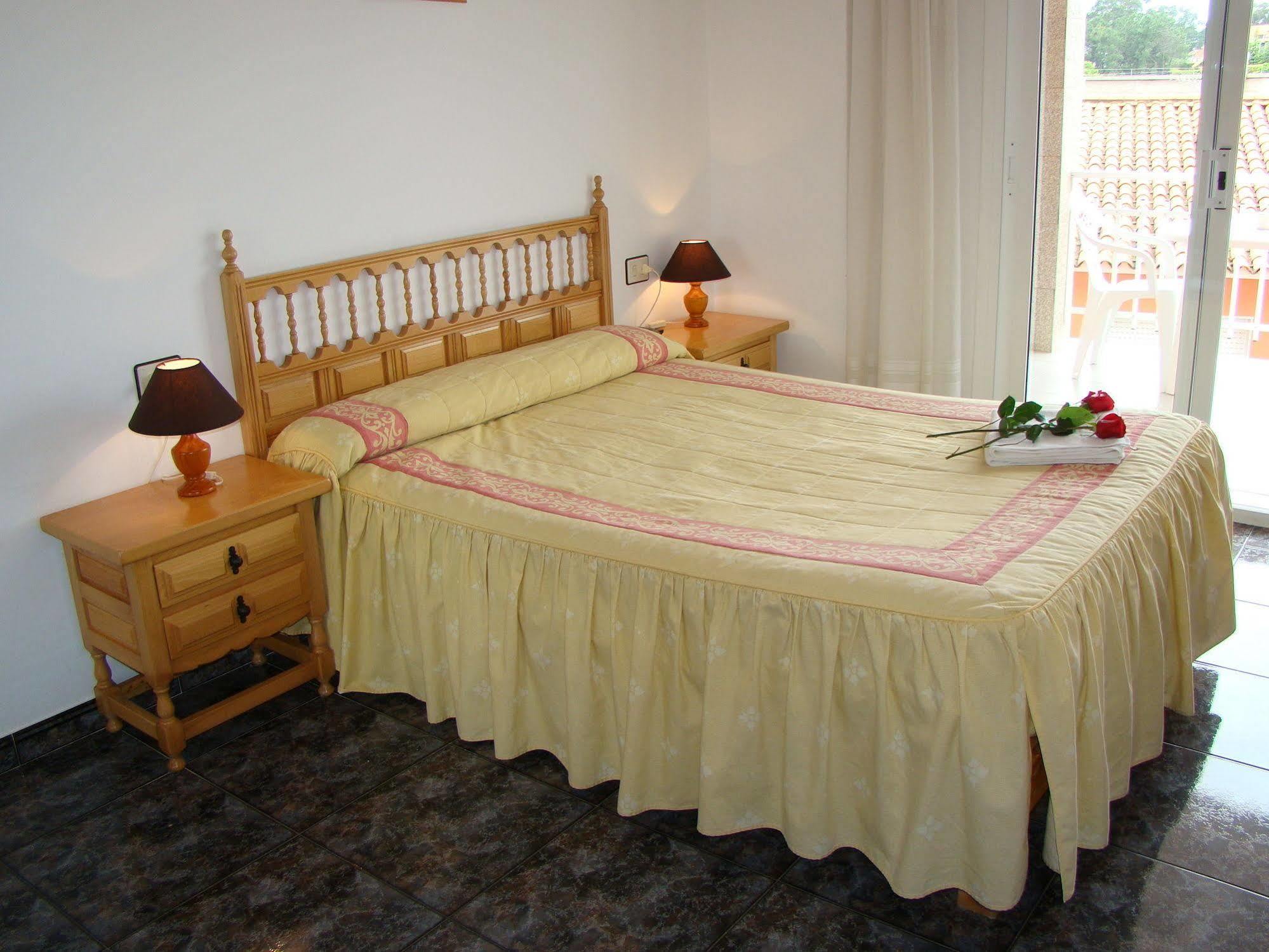 Hostal San Roque Portonovo Bagian luar foto