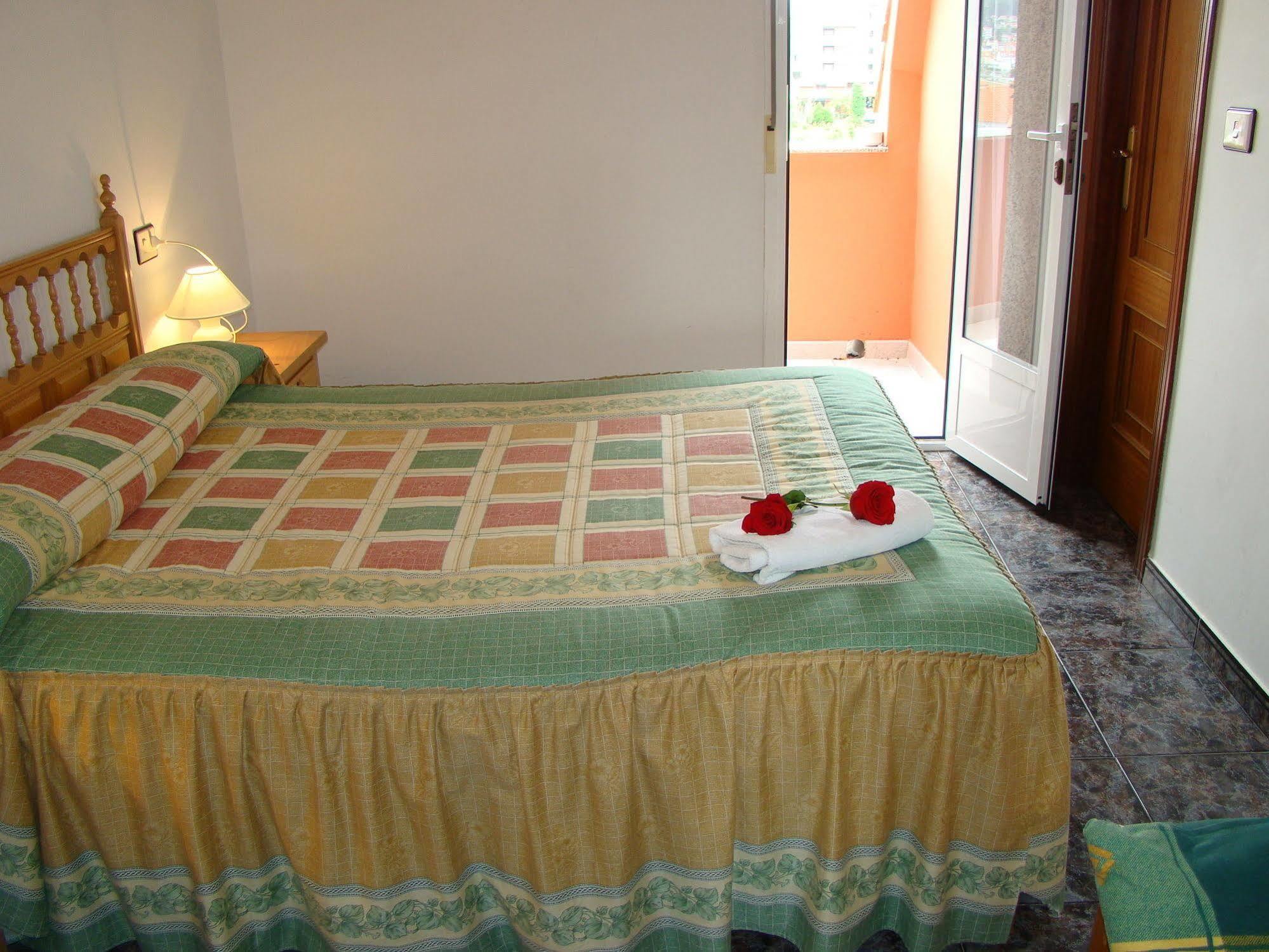 Hostal San Roque Portonovo Bagian luar foto